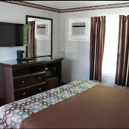 Wagon Wheel Inn Lenox Εξωτερικό φωτογραφία