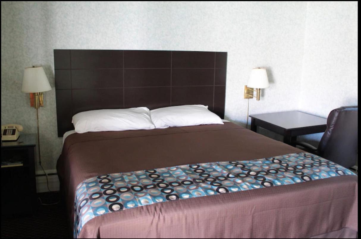 Wagon Wheel Inn Lenox Εξωτερικό φωτογραφία